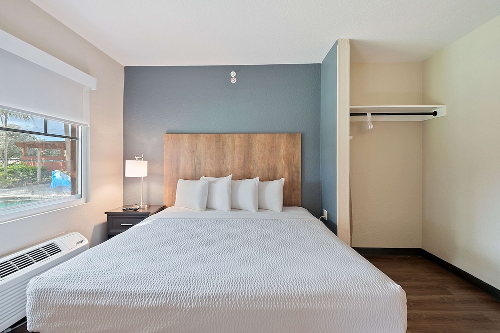 Extended Stay America Premier Suites - Fort Lauderdale - Cypress Creek - Park North 11/59