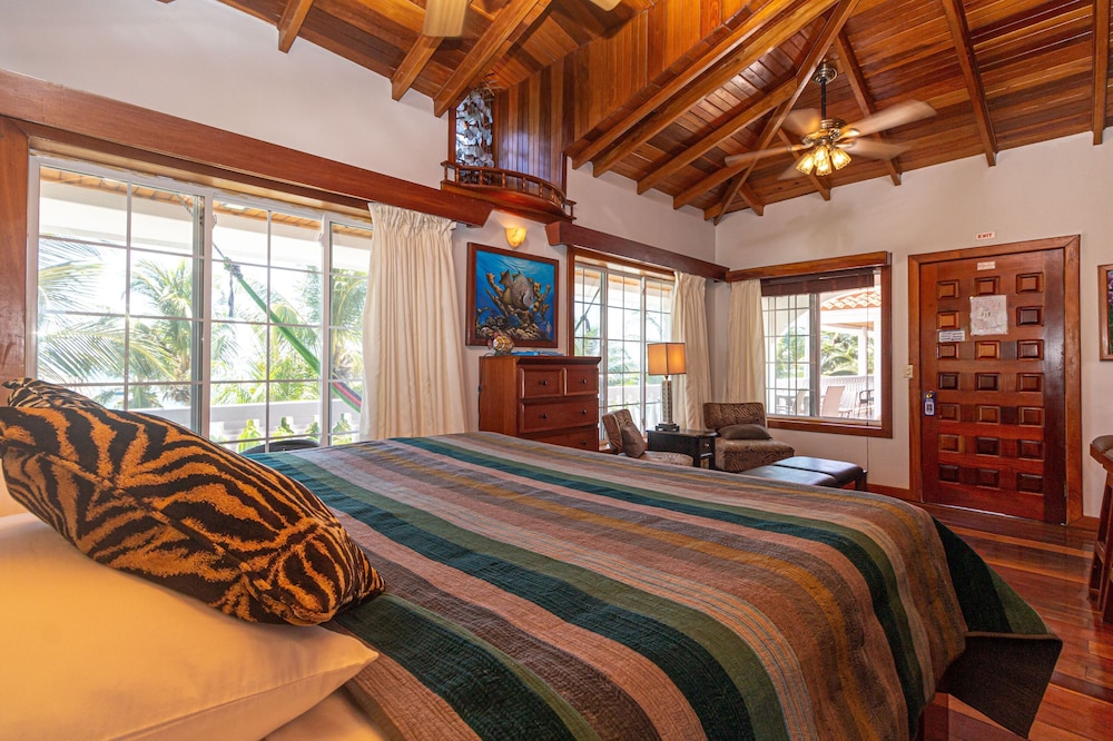 PANORAMIC, STUDIO, SUITE, KING BED, OCEAN VIEW, BALCONY
