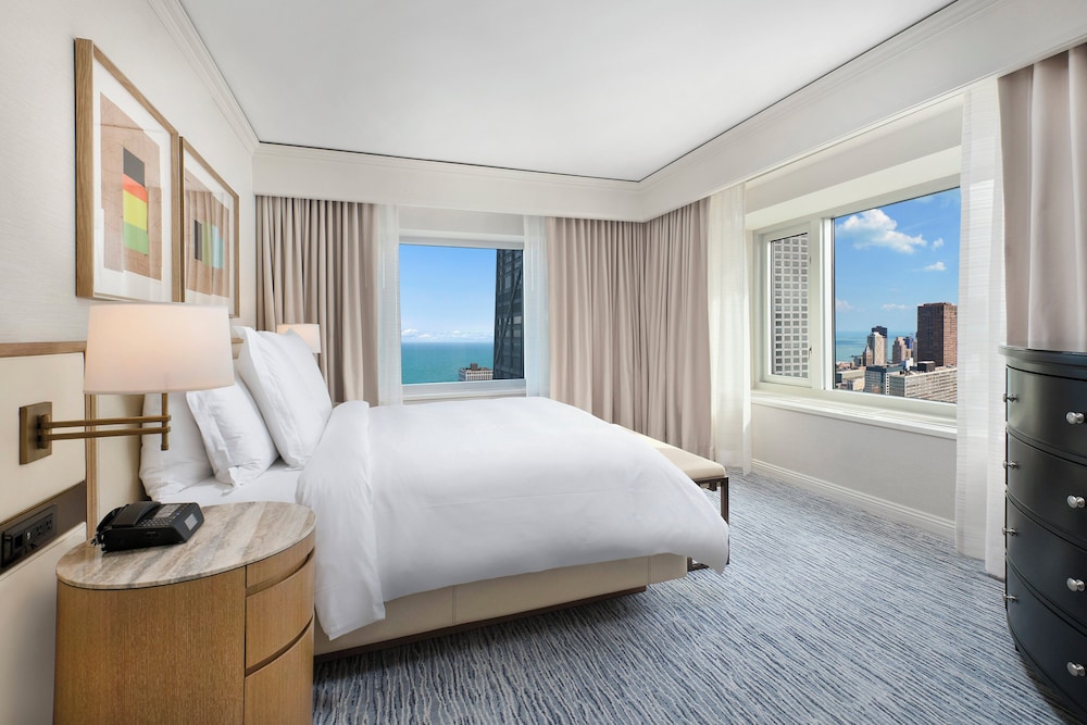EXECUTIVE, SUITE, CITY VIEW, ACCESSIBLE