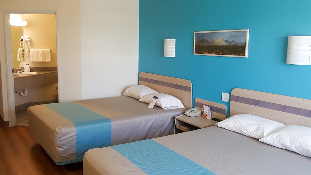 Motel6 Las Cruces, NM - Telshor 20/45