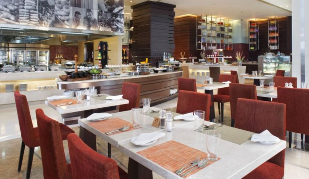 HOLIDAY INN MUMBAI INTERNATIONAL AIRPORT 53/72