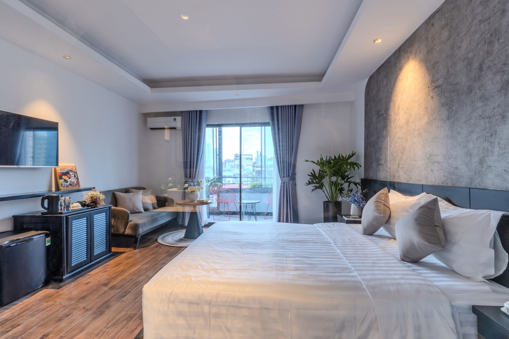 LUXURY, SUITE