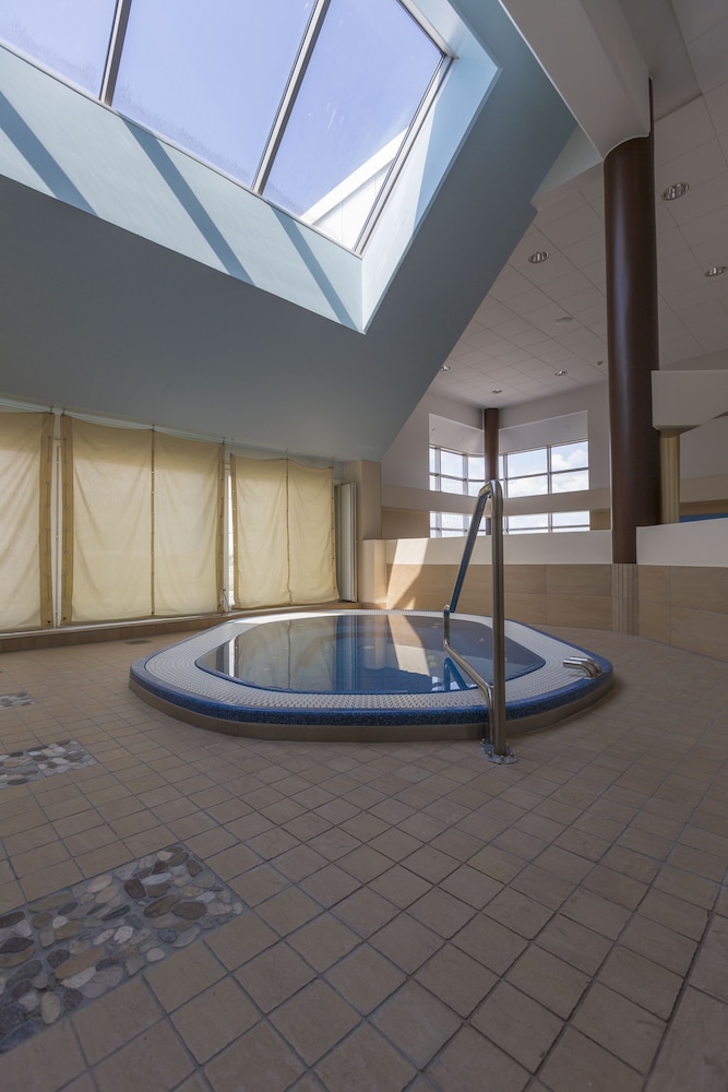 swimming pool spa