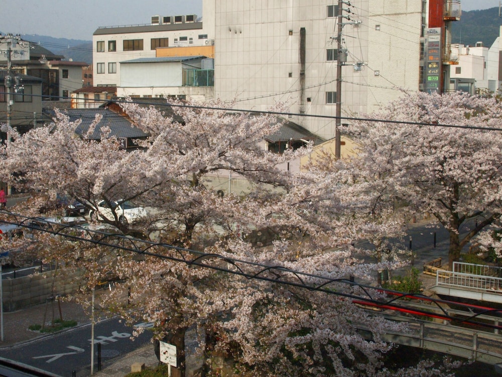 Gion Shinmonso 41/52