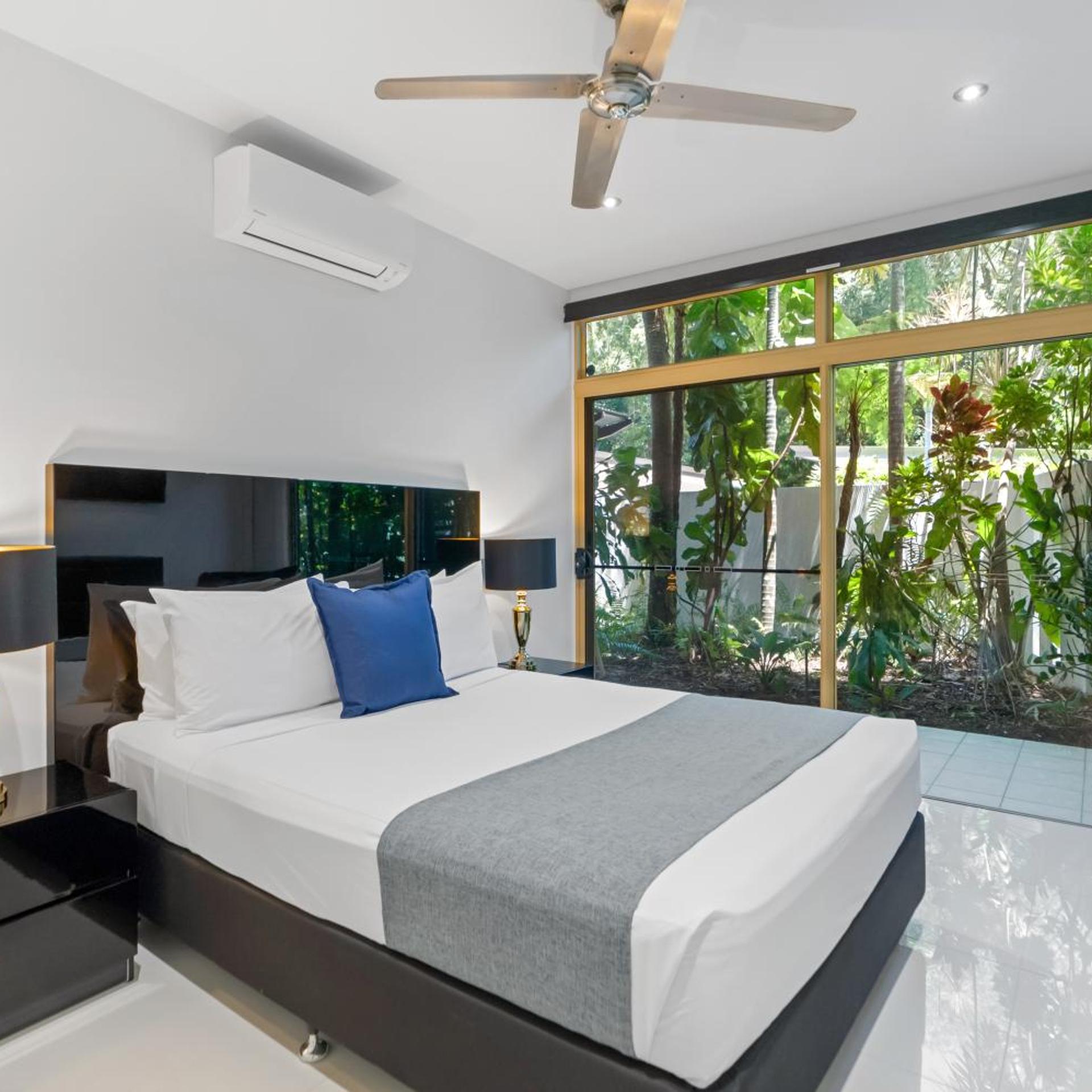 2 Bedrooms, Villa