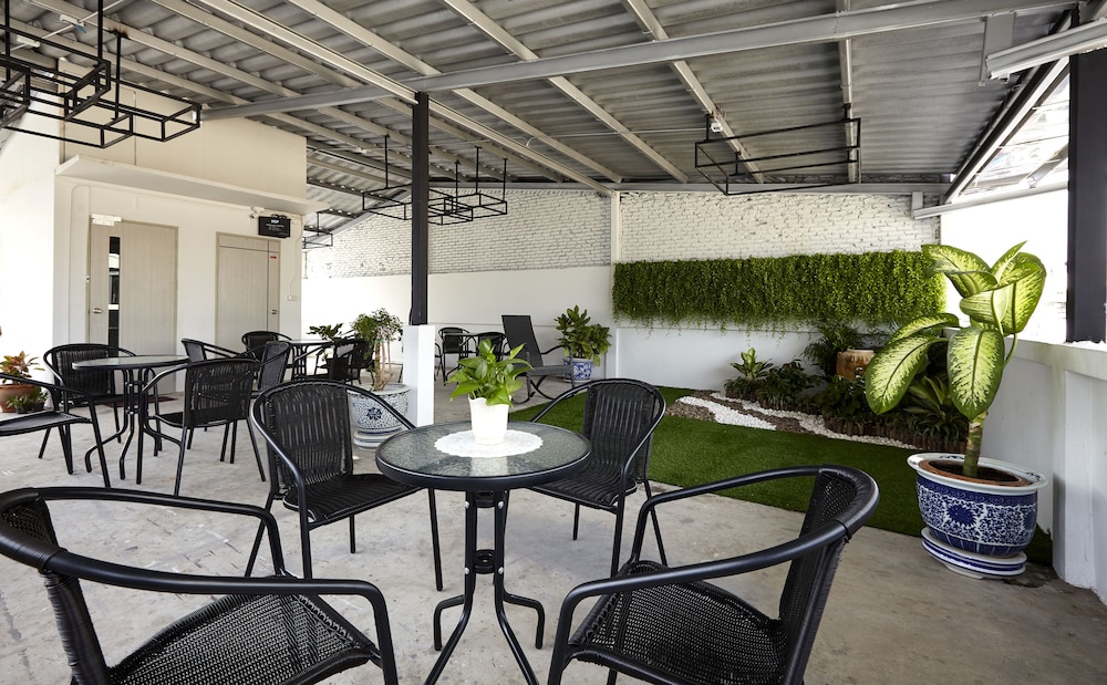Le Bonheur Poshtel 34/39