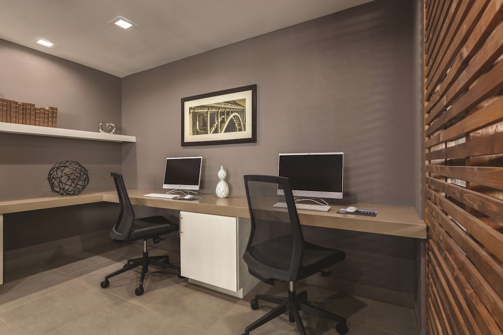 Country Inn & Suites by Radisson Lubbock Southwest, TX 36/39