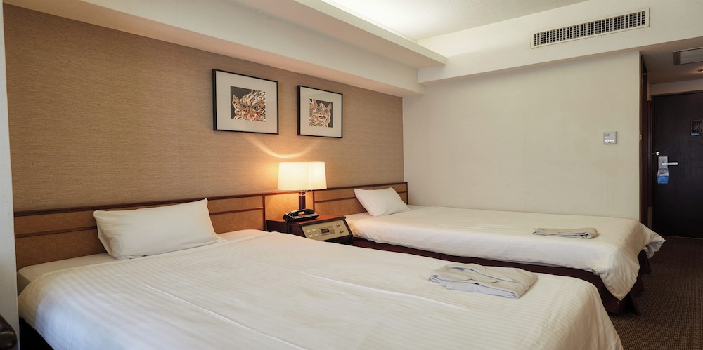 Ryukyu Sun Royal Hotel 10/57