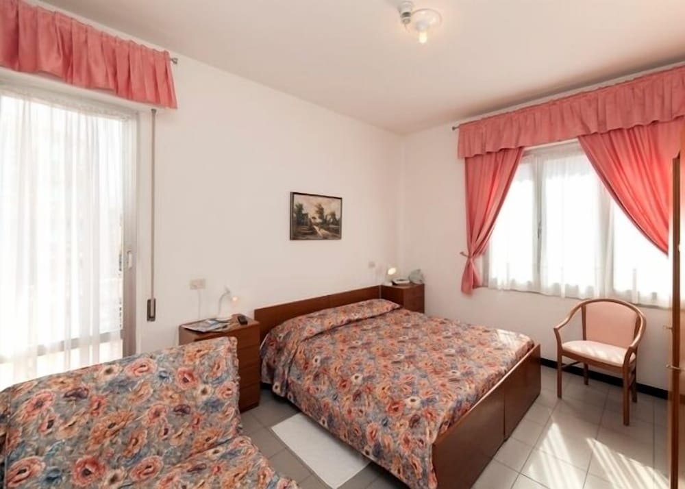 Hotel Villa Rosa 8/40