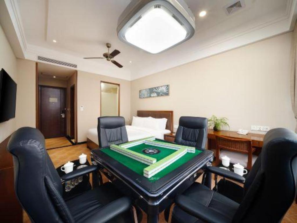 Yiyuan Xuanyu Hotel 30/45