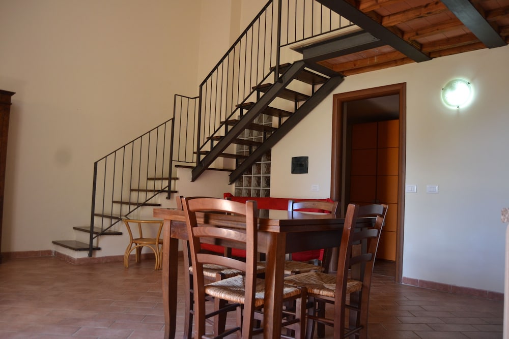 Antico Borgo Casalappi 72/73