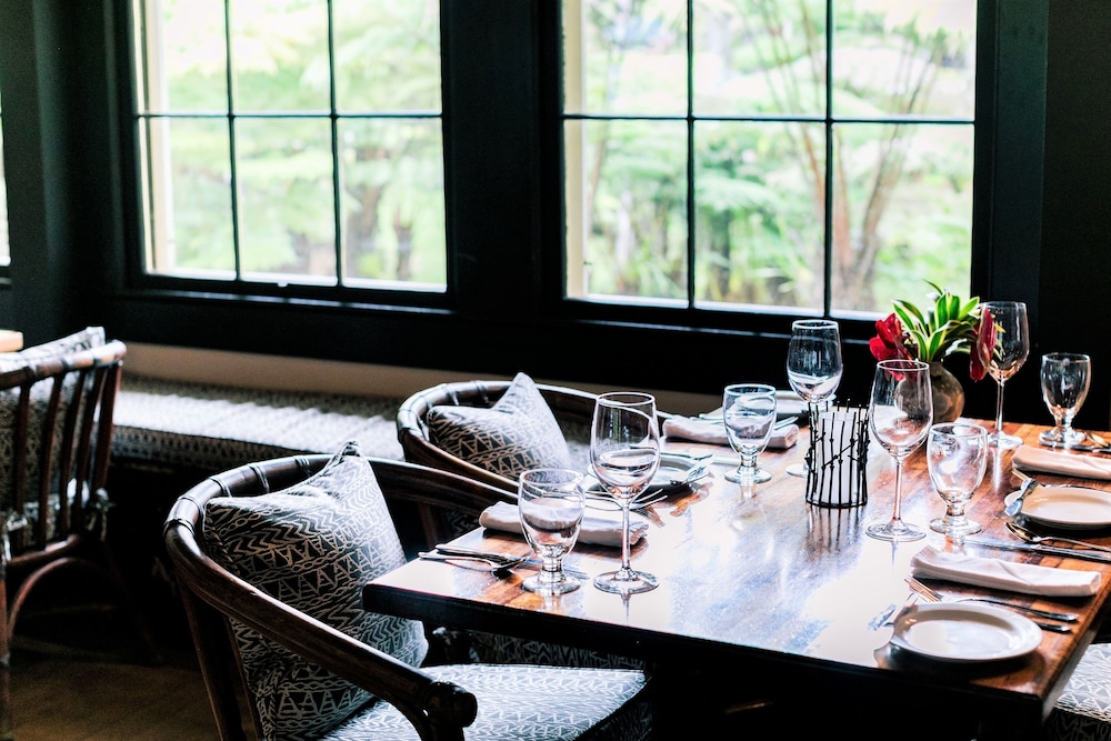 Kilauea Lodge and Restaurant 64/76
