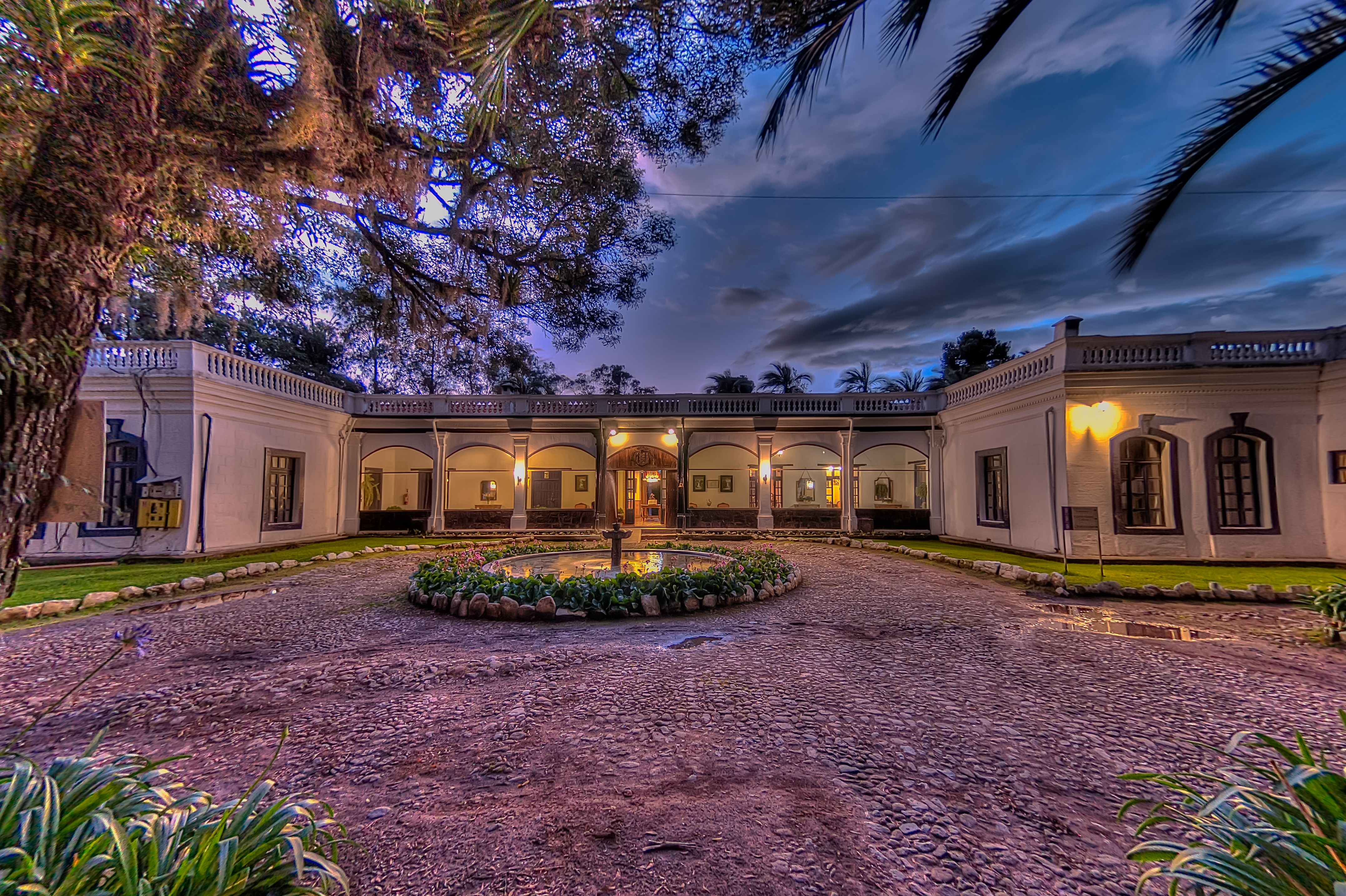 Hosteria Hacienda Pinsaqui 46/47