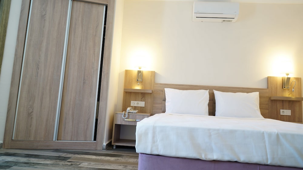 Arsi Enfi City Beach Hotel 25/72