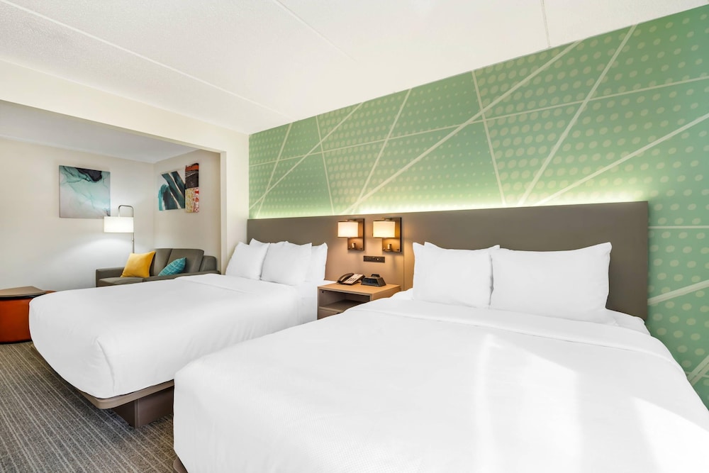 BUSINESS, SUITE, 2 QUEEN BEDS