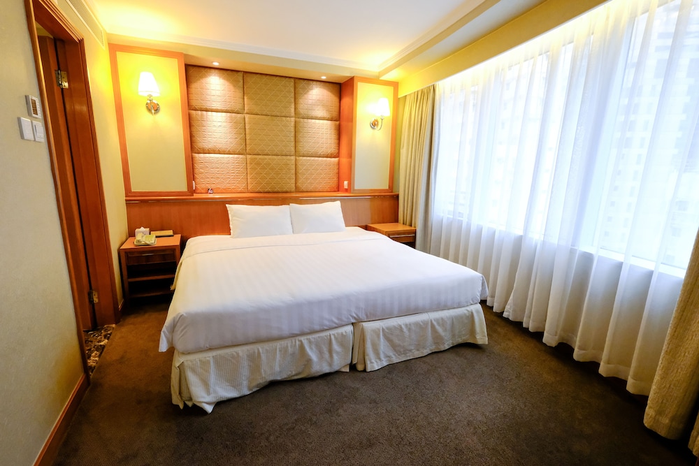 Studio, King Bed