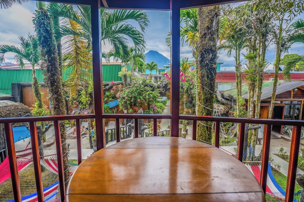 Arenal Hostel Resort 35/50