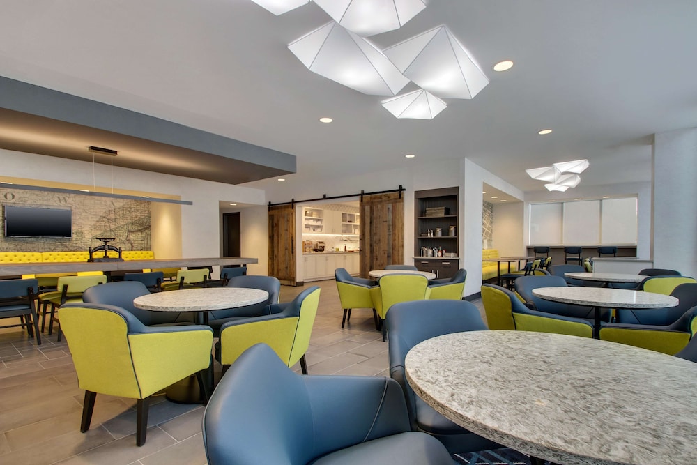 Hyatt Place Iowa City Downtown 31/44