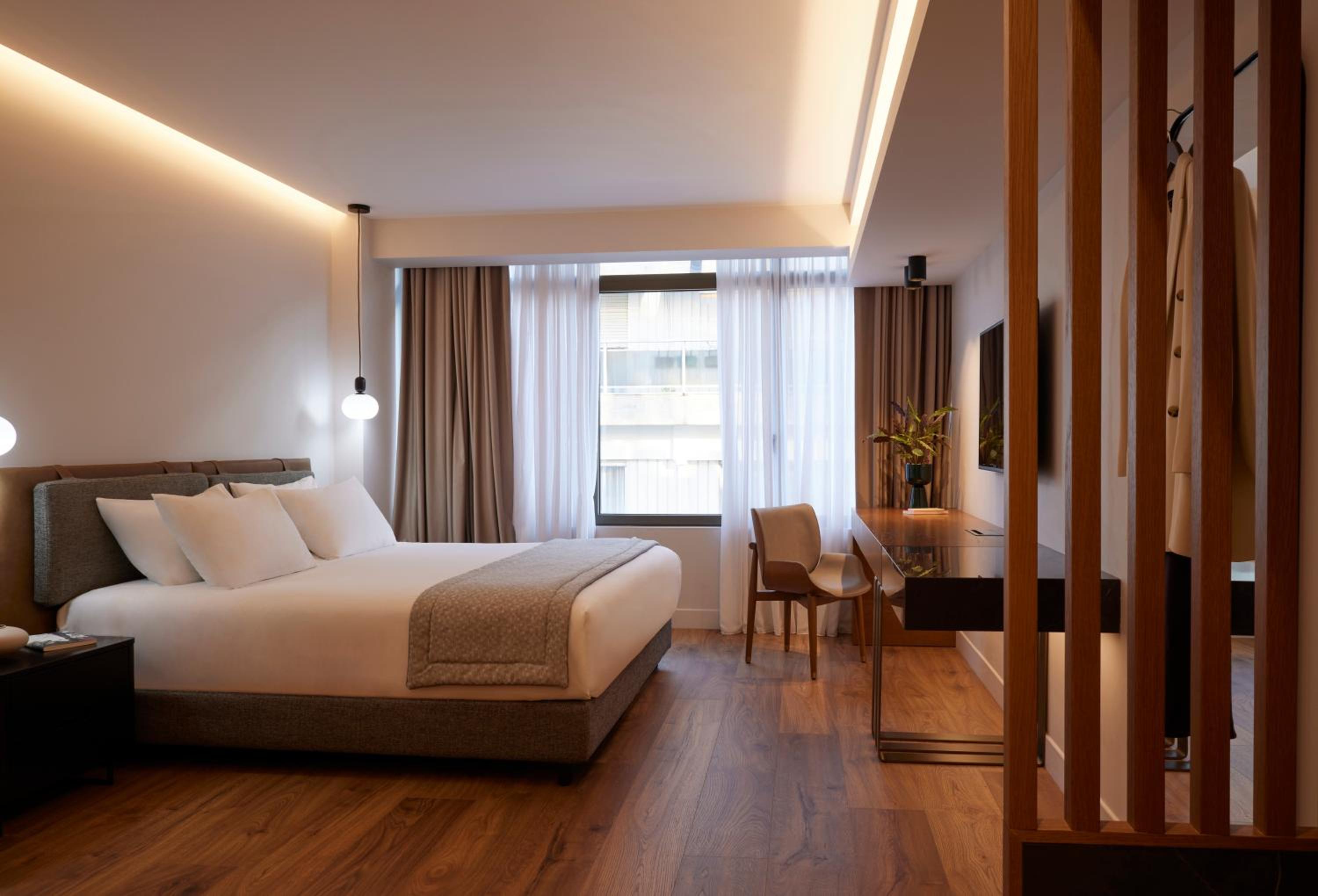 Junior Suite, Queen Bed, Sofa