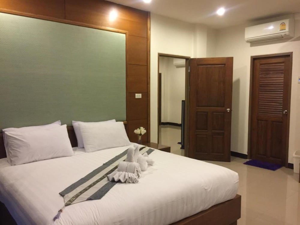 Amonruk Hotel 2 14/40
