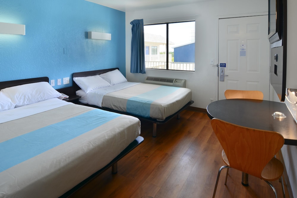 Motel6 Galveston, TX 20/59