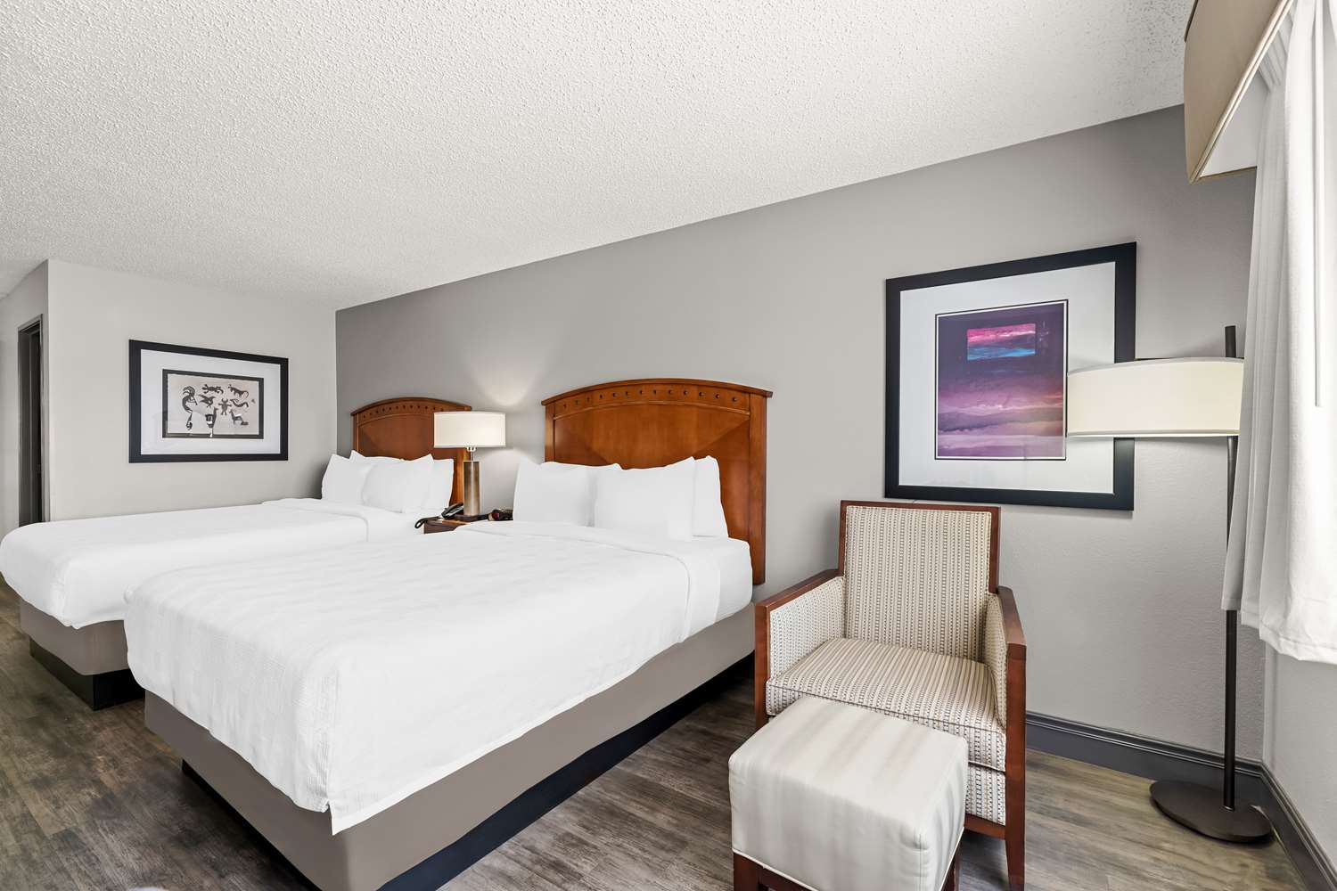 Renovated, 2 Queen Beds