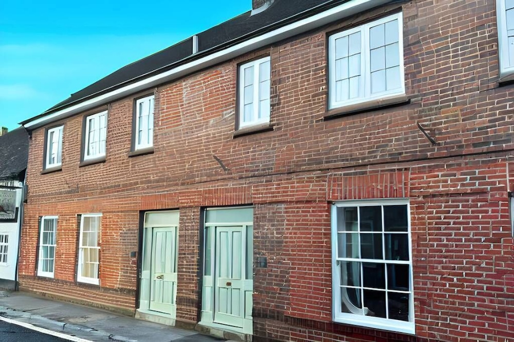 Charles Hope Salisbury Centre in SALISBURY