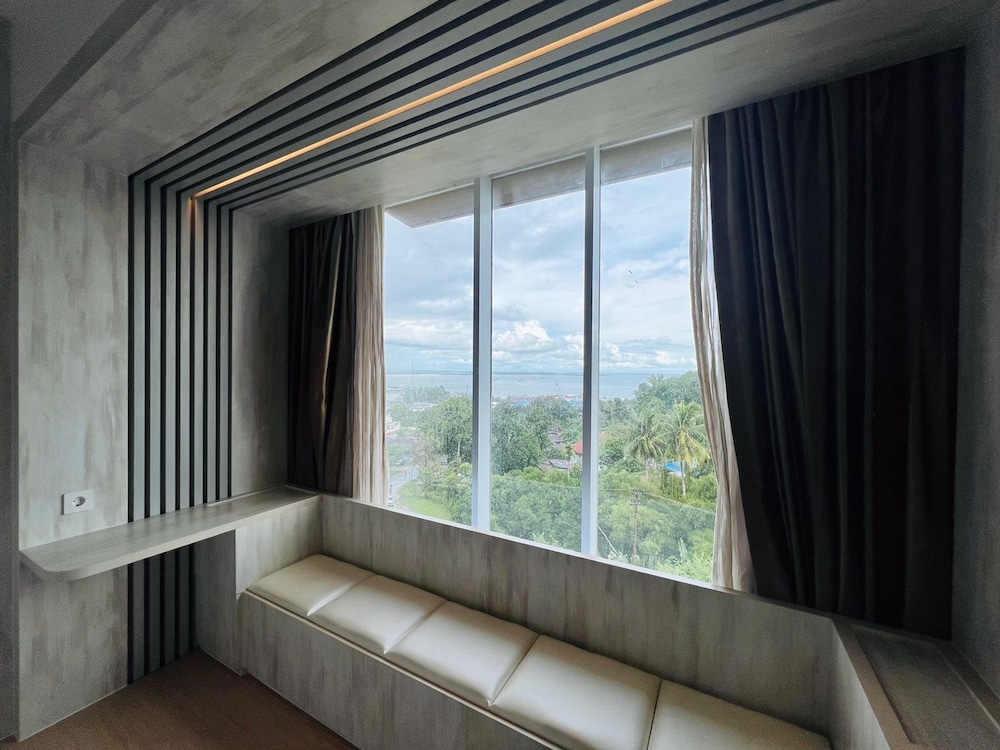 THE BELAGRI HOTEL AND CONVENTION 35/62