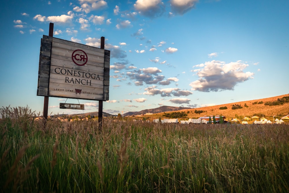 Conestoga Ranch Glamping Resort 90/100