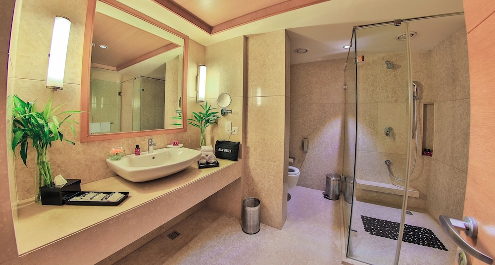 غرفة بريميير بسرير كينج، THE LALIT CHANDIGARH 10/10