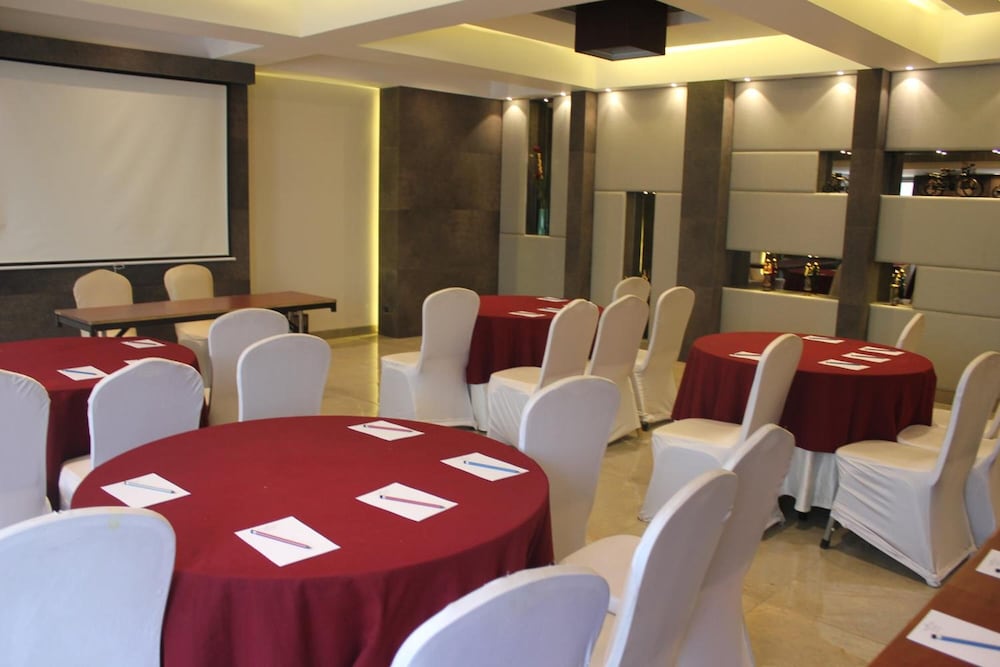 The Fern Residency Vadodara 50/66