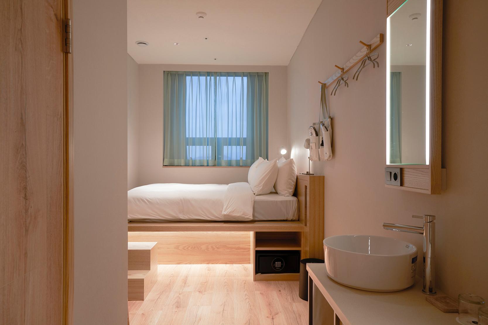لوفت مزدوج، Hotel Anteroom Seoul 2/2
