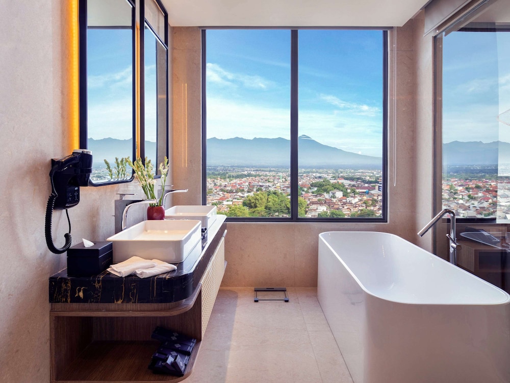Grand Mercure Malang 35/67