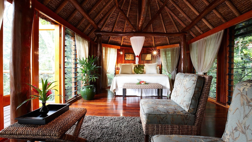 Namale Resort and Spa 10/50