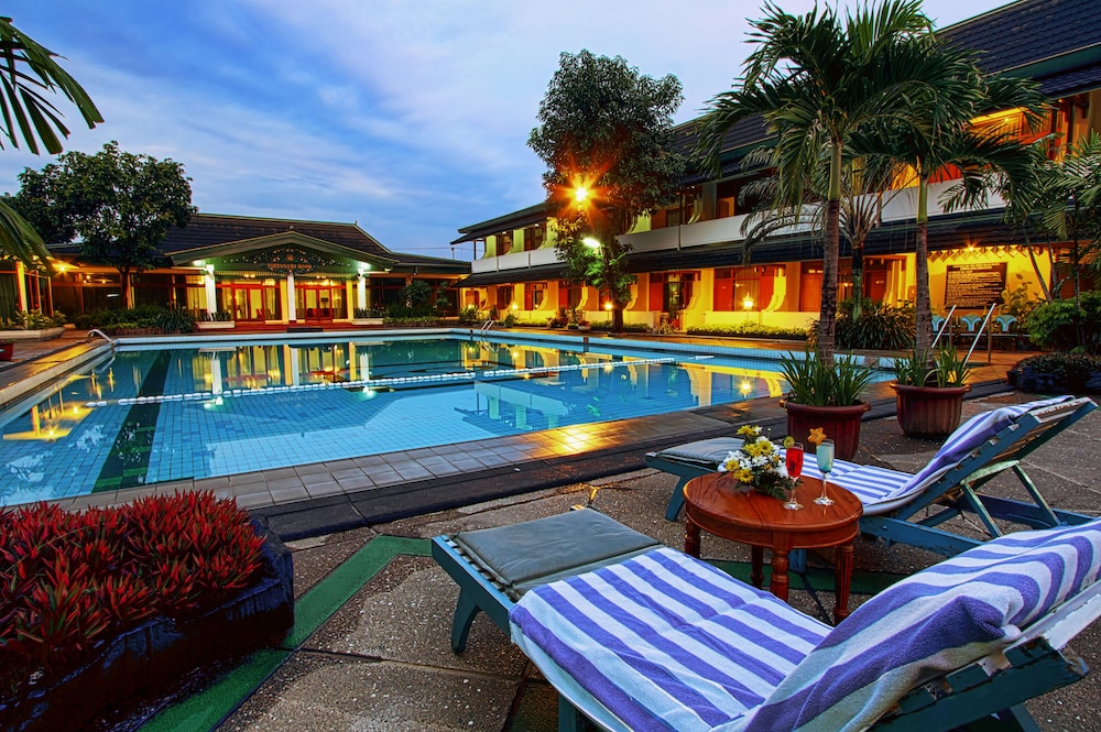 Kusuma Sahid Prince Hotel Solo 35/37