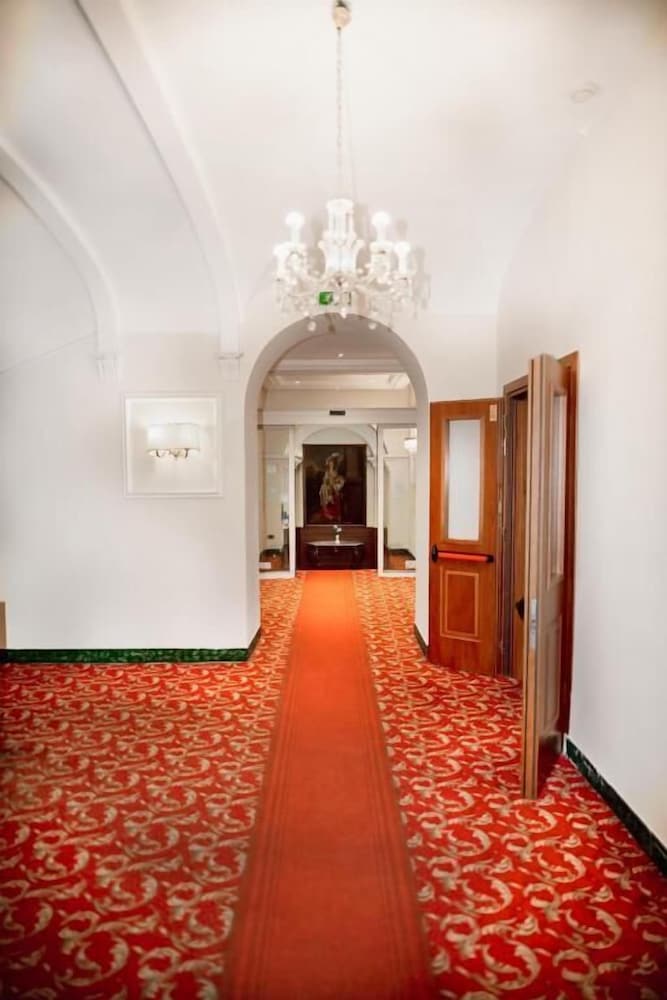 LH Hotel Andreotti 6/50
