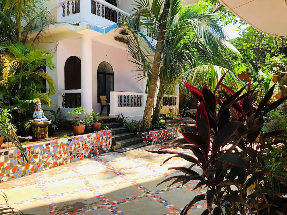 Swati Hotel 69/72