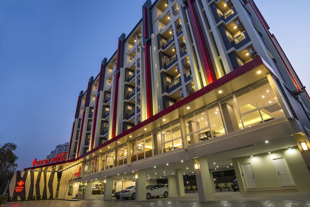 Zircon Hotel 4/53