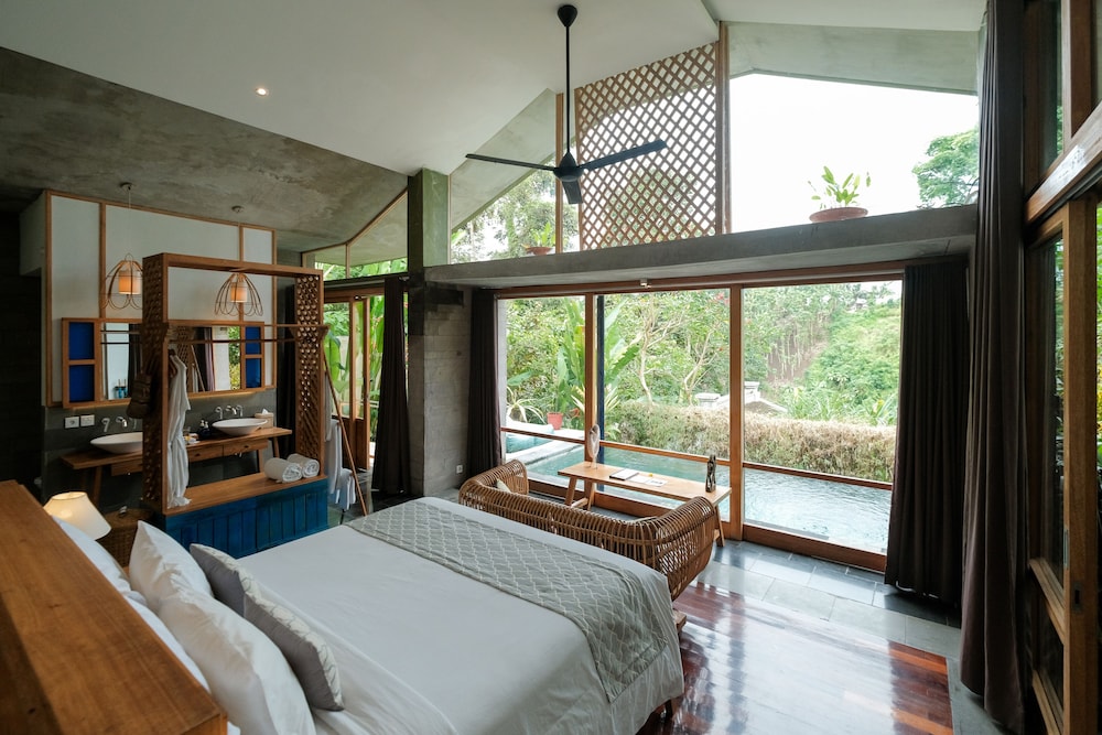 Amora Ubud Boutique Villas 12/48