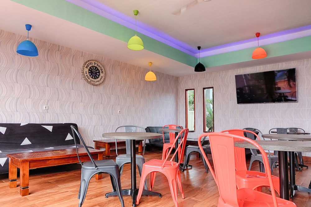 OYO 2595 Hotel Jinan Makassar 20/24
