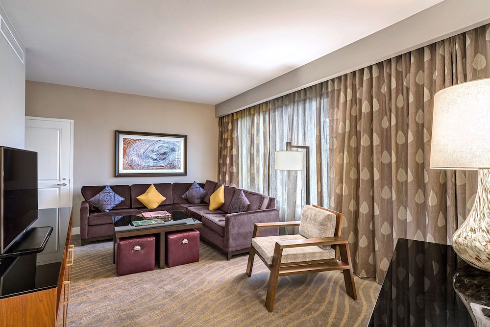 The Woodlands Resort, Curio Collection by Hilton 26/38