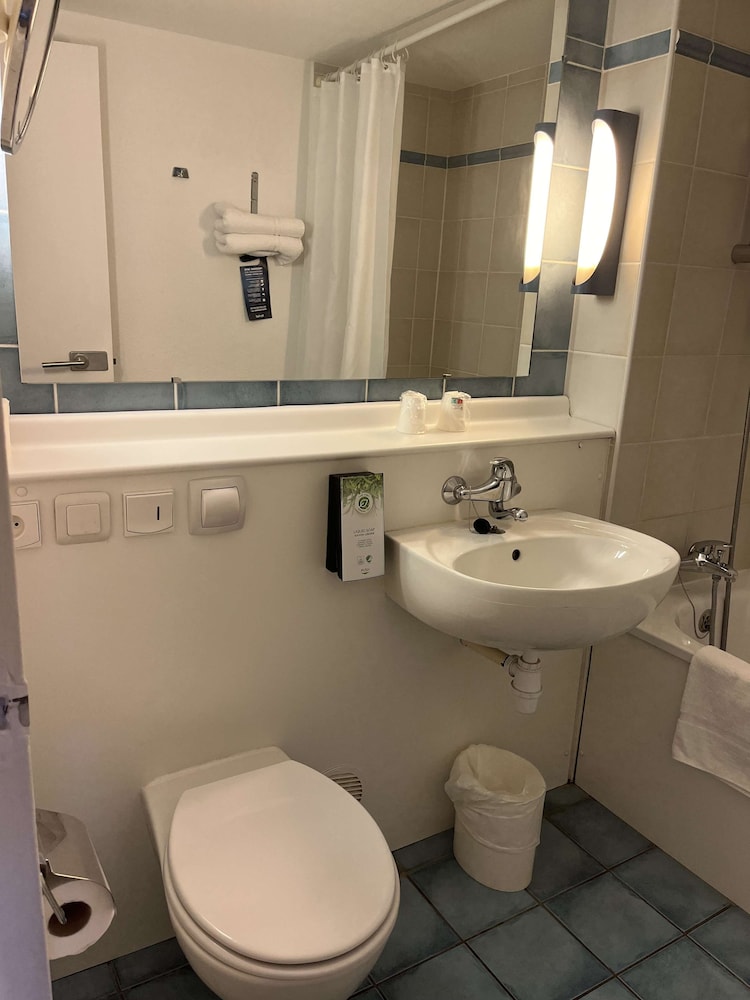 Kyriad Direct Marseille Ouest Martigues 50/55