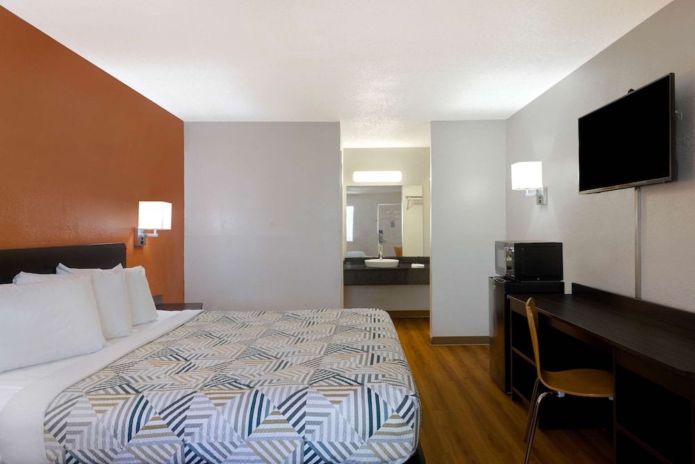 غرفة ديلوكس بسرير كينج، Motel6 Rolla, MO 4/10