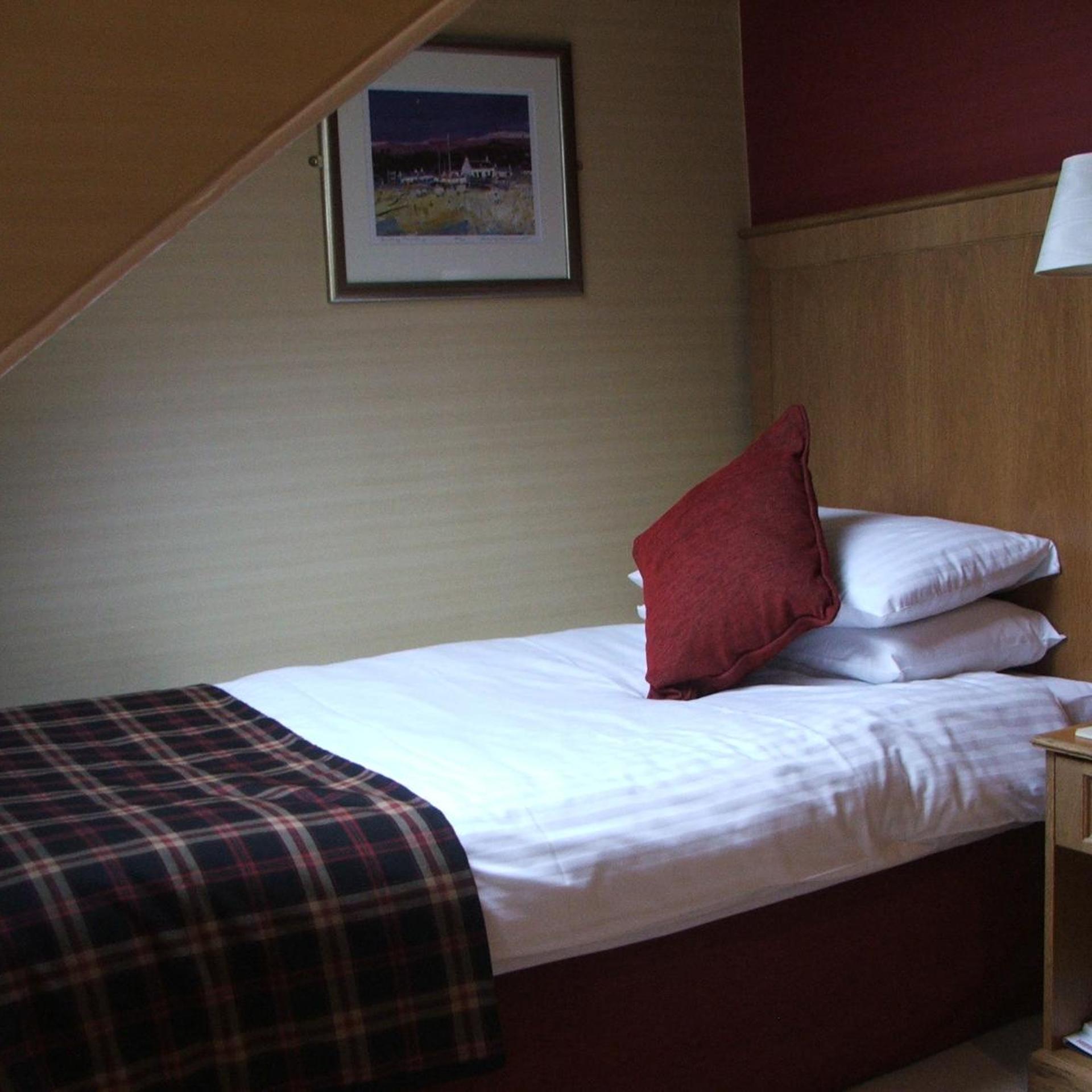 Atholl Hotel 9/38