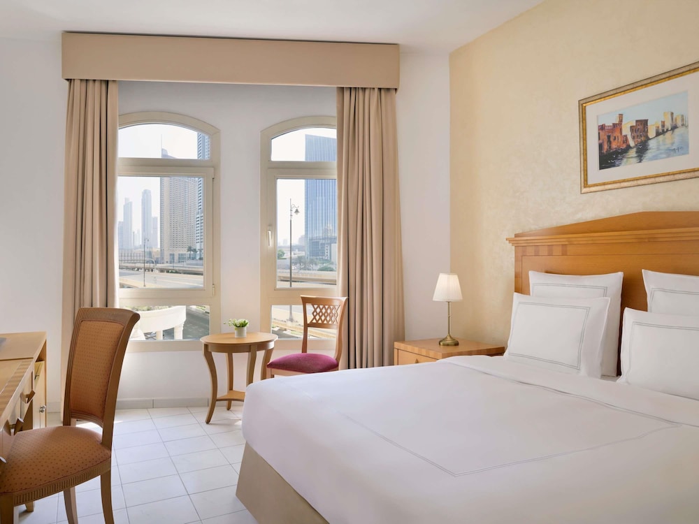 Swissotel Al Murooj Dubai 30/82
