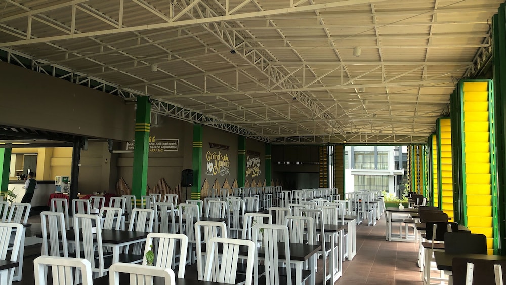 Grand Madani Hotel Syariah (ex Grand Madani Hotel by Prasanthi Syariah) photo5
