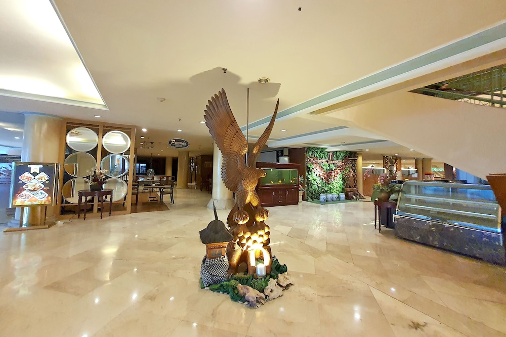 TUNJUNGAN HOTEL 18/73