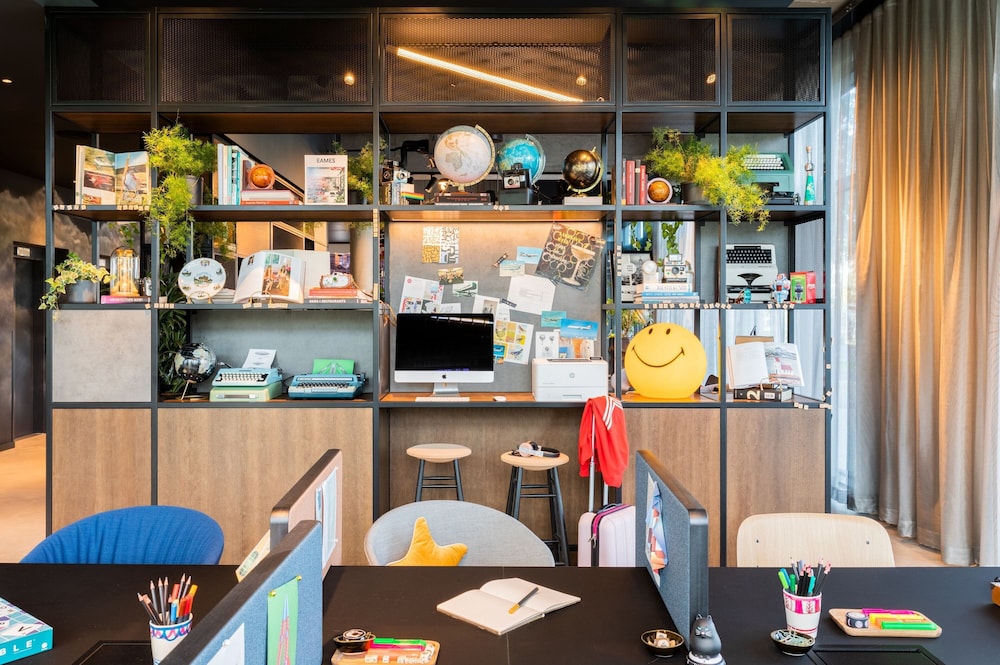 Moxy Berlin Airport 13/19
