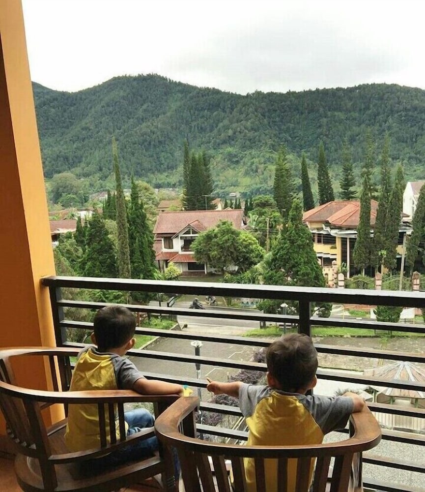 Grand Bintang Tawangmangu 20/20