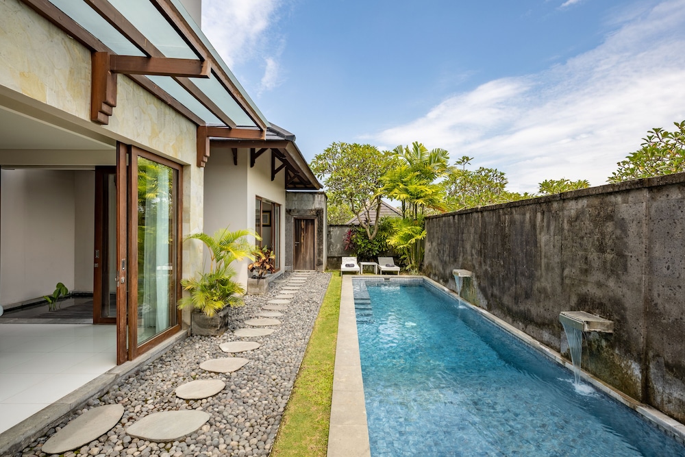 Theanna Eco Villa And Spa 64/72